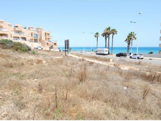PARCELA HOTELERA EN PRIMERA LÍNEA DE MAR EN LA MATA CON PROYECTO PREAUTORIZADO