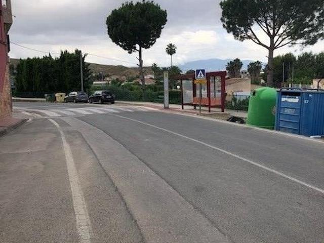 Parcela ideal para hacerte un chalet en el barrio de San Miguel, o dos duplex