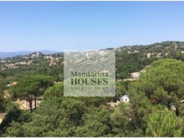 Parcela industrial situada entre Lloret y Blanes para construir