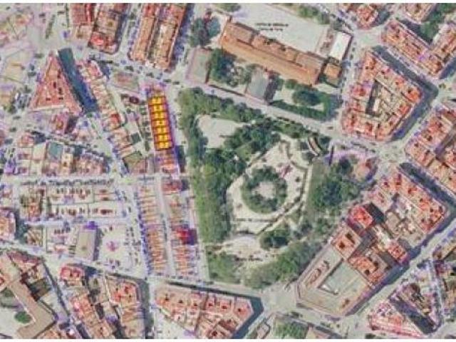 PARCELA LISTA PARA CONSTRUIR JUNTO AL PARQUE DE LA BOMBILLA