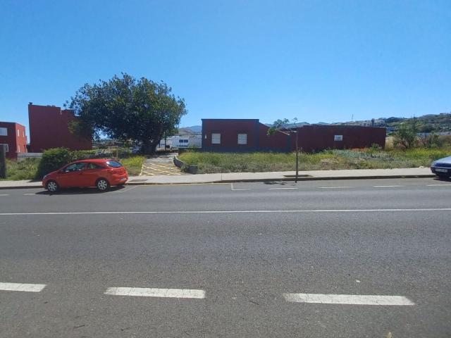 Parcela Urbana Venta Sta.Cruz Tener