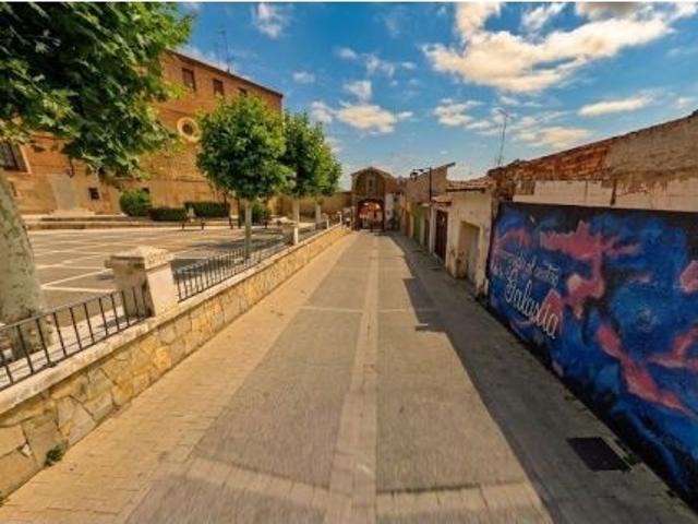 Parcela urbana y garaje en Cesión de remate en Calahorra