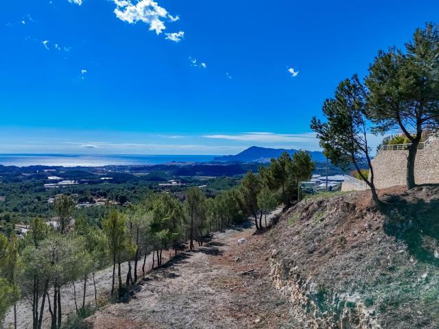 Parcela urbana con impresionantes vistas despejadas y un excelente potencial de construcción