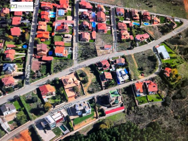 PARCELA URBANA DE 600 M2 EN LAS LOMAS