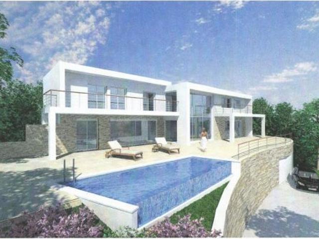 Parcela urbana de 649 m2 en Puig Rom Roses con vistas y gran potencial