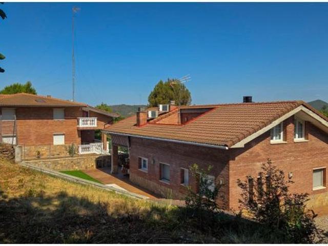 Parcela urbana de 677 m2 en El Serrat de Castellnou – Castellnou de Bages