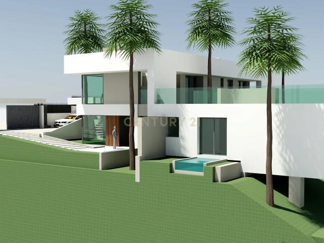 Parcela urbana de 1.050 m² en primera línea de golf y lago en Guadalmina – con planos y licencia para una villa de 575,95 m²