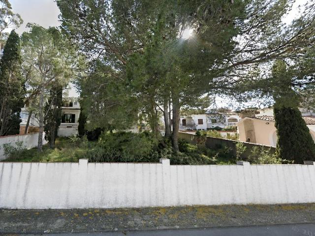 Parcela urbana en venta en L'Escala – La oportunidad perfecta para construir la casa que siempre has imaginado