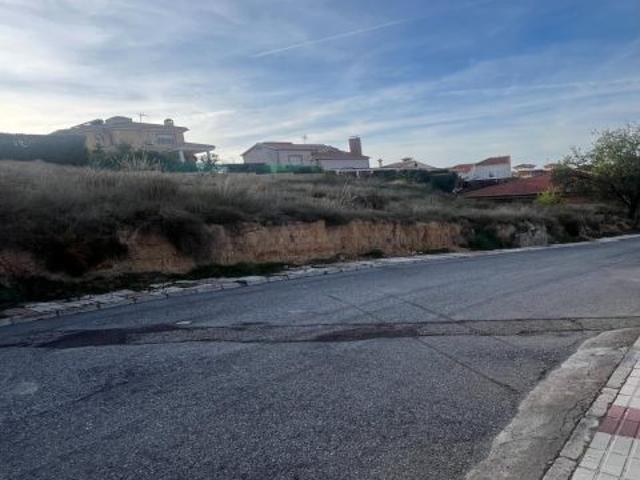 PARCELA URBANA EN OTURA PARA CONSTRUIR TU VIVIENDA A TU MEDIDA Y GUSTO, IDEAL SU UBICACION