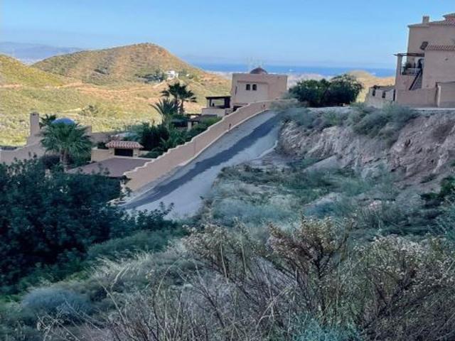 PARCELA URBANA EN SIERRA CABRERA