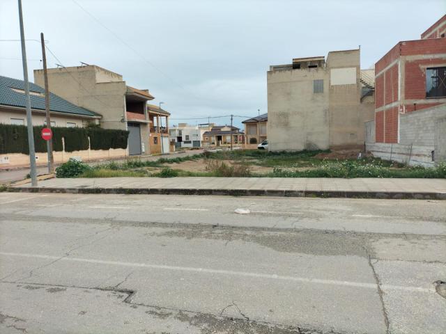 PARCELA URBANA ESQUINA EN COX Zona colegios y pabellón de deportes