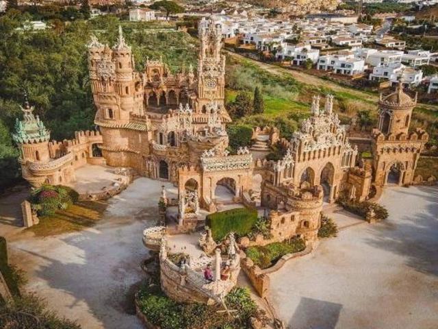 Parcela urbana exclusiva en Benalmádena Pueblo, residencial para dos viviendas unifamiliares