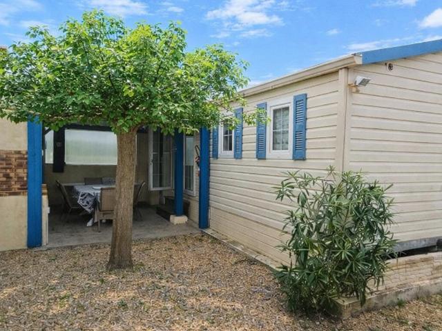 Parcelle de Terrain de Camping 105 m2 avec Mobil Home à Sigean