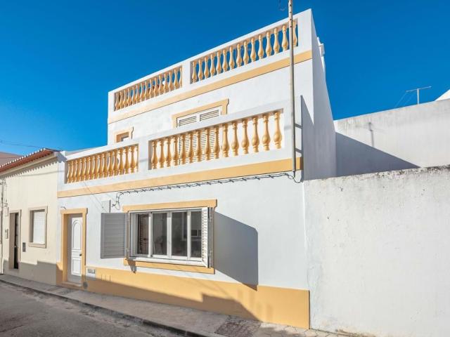 Parchal Moradia M2, quintal e grande terraço 134m² Estômbar e Parchal