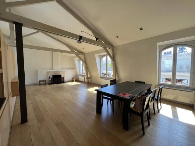 Rue du Parchamp Magnifique duplex familial – 4 chambres – Beaux Volumes