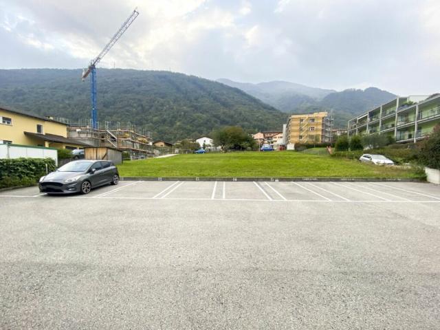 Parcheggi esterni Bedano