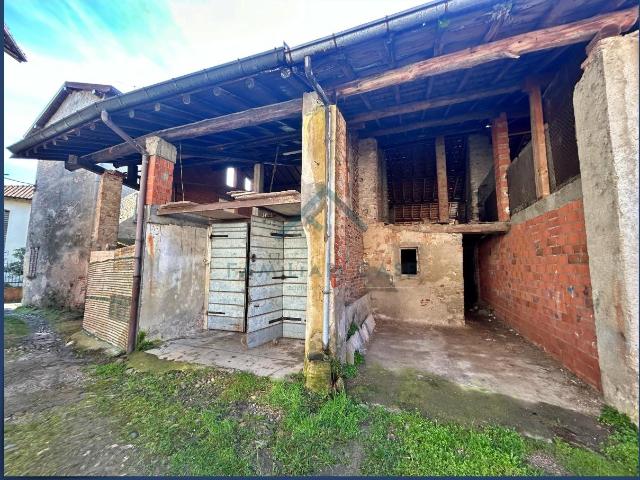 Parcheggio chiuso in vendita a Cazzago Brabbia