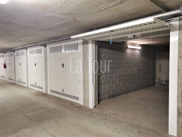 Parcheggio chiuso in vendita a Aosta