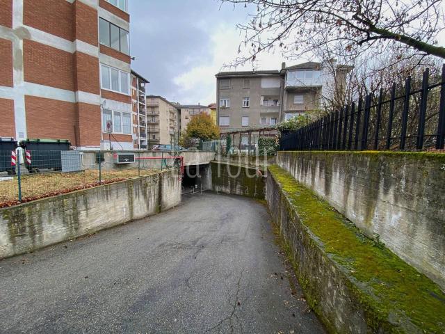 Parcheggio chiuso in vendita a Aosta