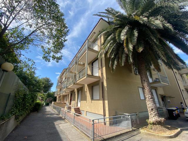 Parcheggio chiuso in vendita a San Bartolomeo Al Mare