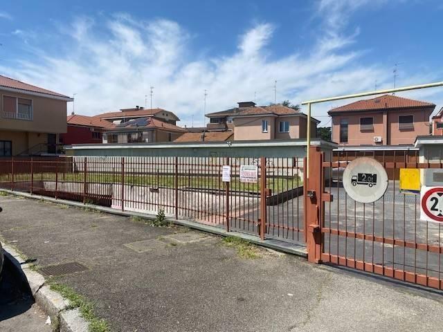 Parcheggio chiuso in vendita a Pioltello