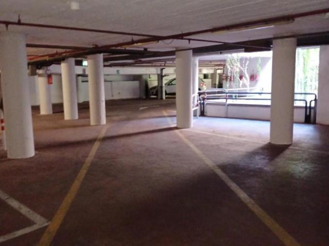 Parcheggio chiuso in vendita a Roma