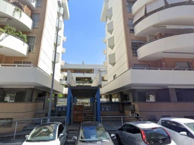 Parcheggio chiuso in vendita a Roma