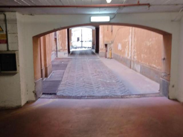 Parcheggio chiuso in vendita a Roma