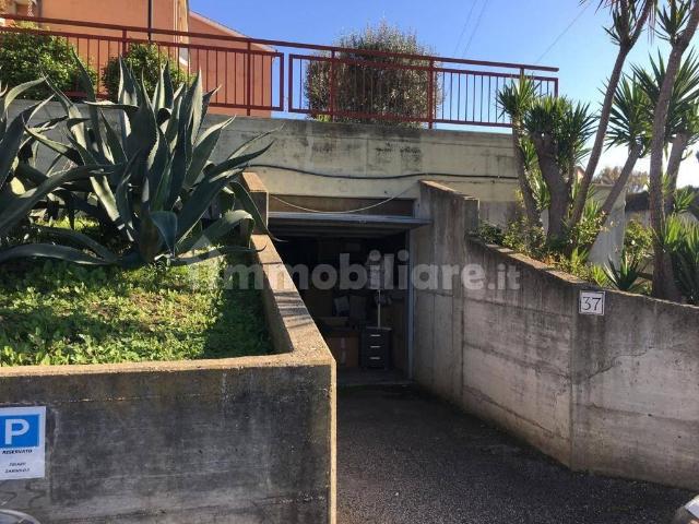 Parcheggio chiuso in vendita a Roma