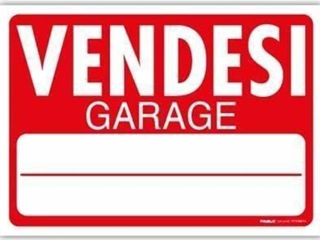 Parcheggio chiuso in vendita a Roma