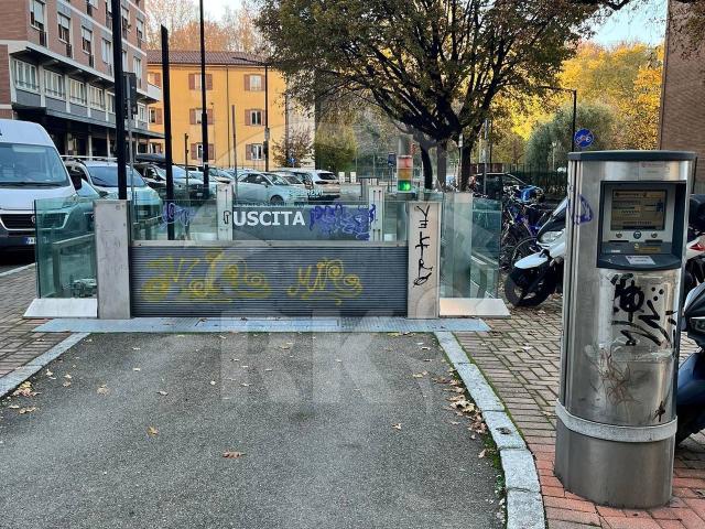 Parcheggio chiuso in affitto a Bologna