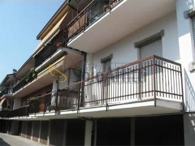 Parcheggio chiuso in affitto a Melzo