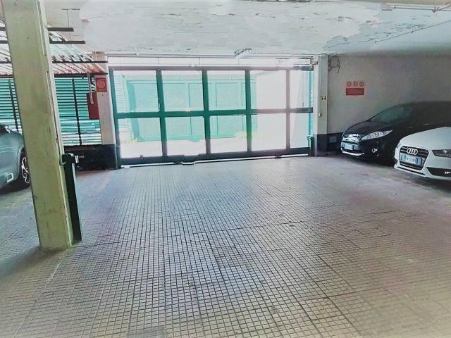 Parcheggio chiuso in affitto a Roma