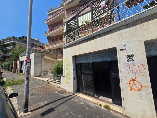 Parcheggio chiuso in affitto a Roma