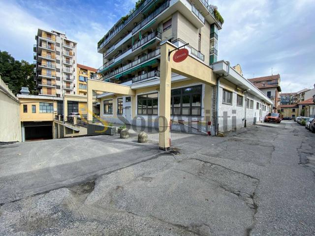 Parcheggio chiuso in affitto a Torino