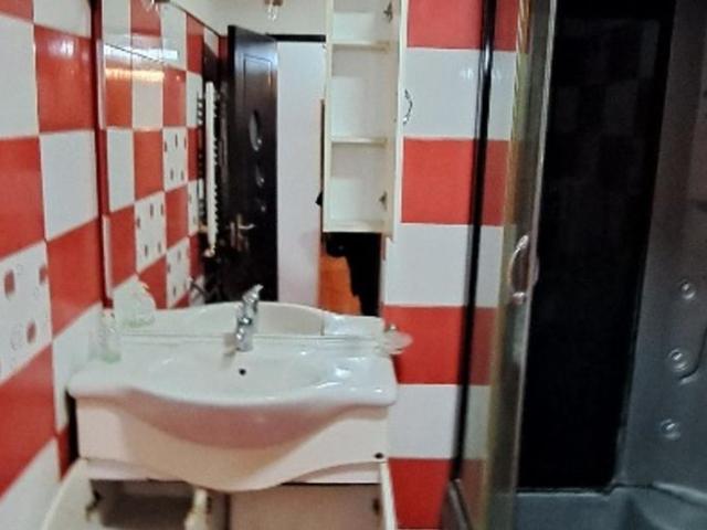 Parcul Circului Lacul Tei, 2 camere de inchiriat, p/10, decomandat, balcon