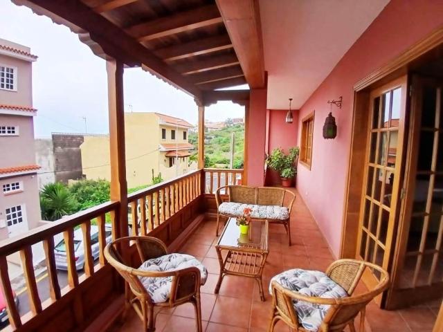 Pareado con terreno en venta en Santa Ursula