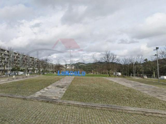 Paredes Paredes 101309761