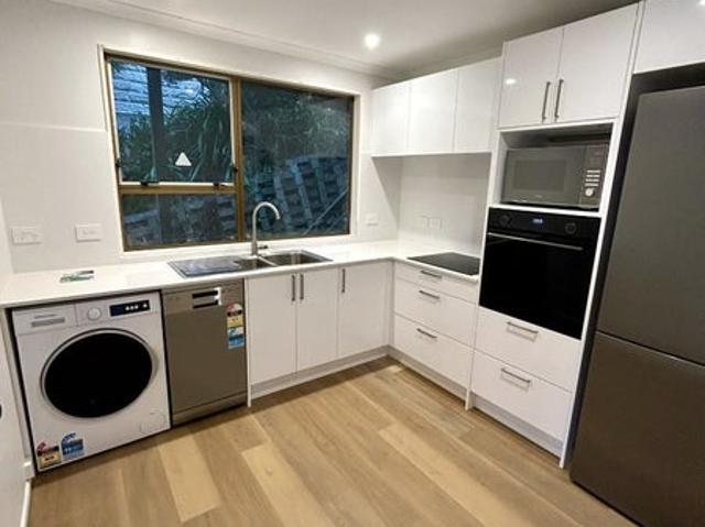 paremata, 3 bedrooms