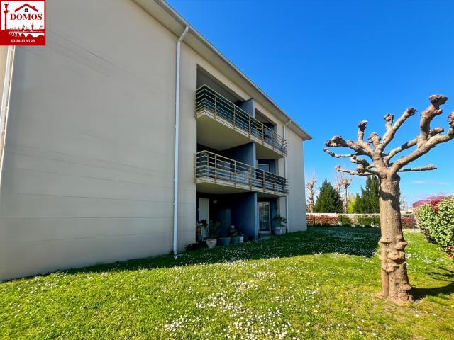 PAREMPUYRE CENTRE! APPARTEMENT T4 DE 85 m2 environ AVEC TERRASSE ET DEUX PLACES PARKINGS