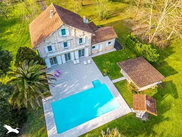 Parempuyre 33290 Achat / Vente maison 8 pièces t8 parking