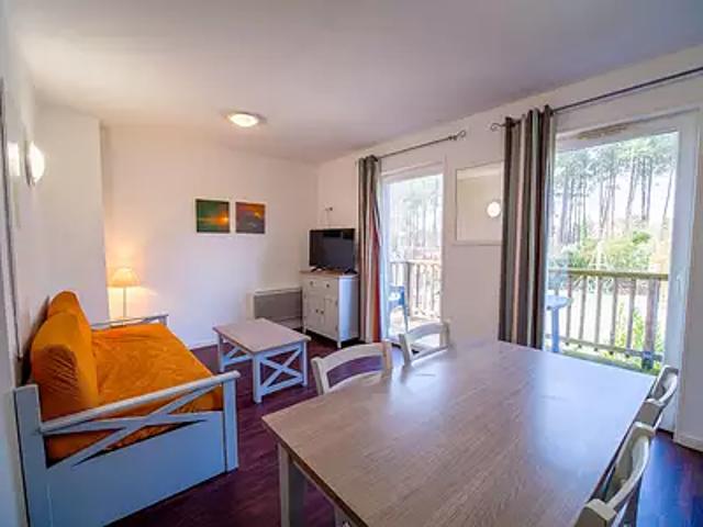Parentis en Born 40160 Achat / Vente appartement 3 pièces t3 au dernier étage piscine