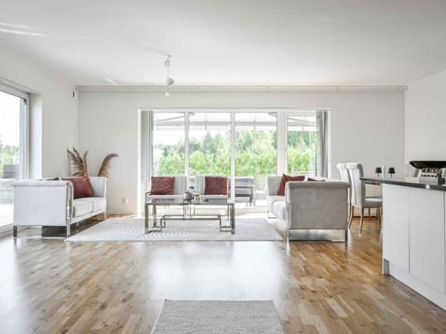 Parhus till salu på Toruns väg 1, Kallfors, Södertälje – Booli