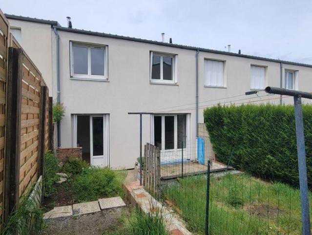 PARIGNÉ L'ÉVÊQUE: MAISON T5 DE 94 M²