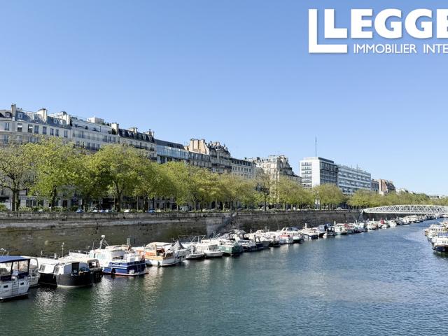 Paris 4 /Arsenal. Charmant Deux Pièces, refait à neuf, 42m2, 1er étage asc, avec vue sur le Port