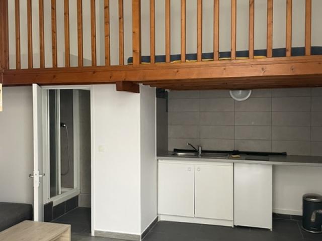 PARIS 4ᵉ – RUE DES ROSIERS – STUDIO AVEC MEZZANINE – CALME SUR COUR