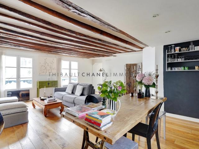 Paris 4ème 2 pièces _ 66 m²