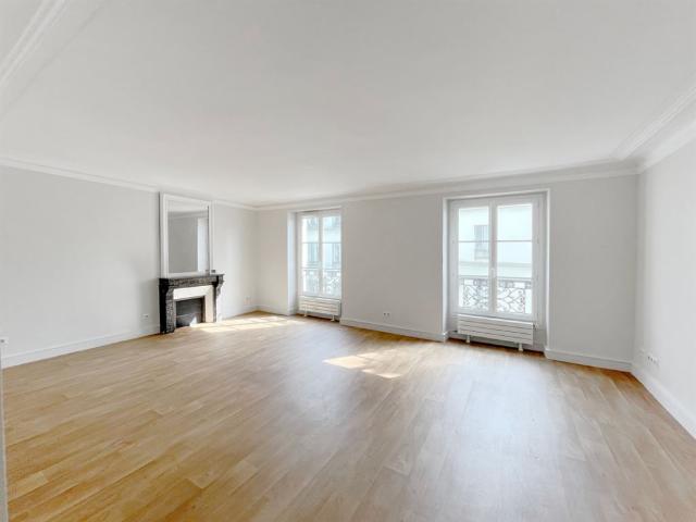 Paris 5 A louer vide superbe appartement dernier étage Port