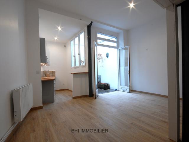 Paris 5 ème Saint Marcel, proche Jardin des Plantes Studio Atypique Style Loft de 35,17 m2 + Courette priv