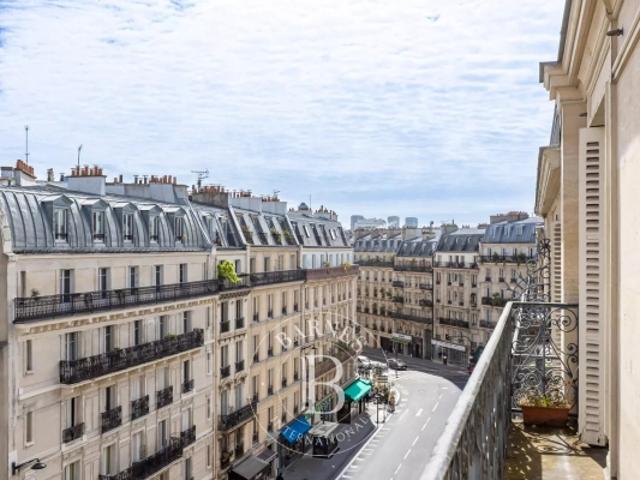 Paris 5 – Jardin du Luxembourg – Appartement familial d'exception Etage élevé Balcons Vues dégagées